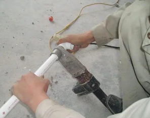 石泉漏水维修电话